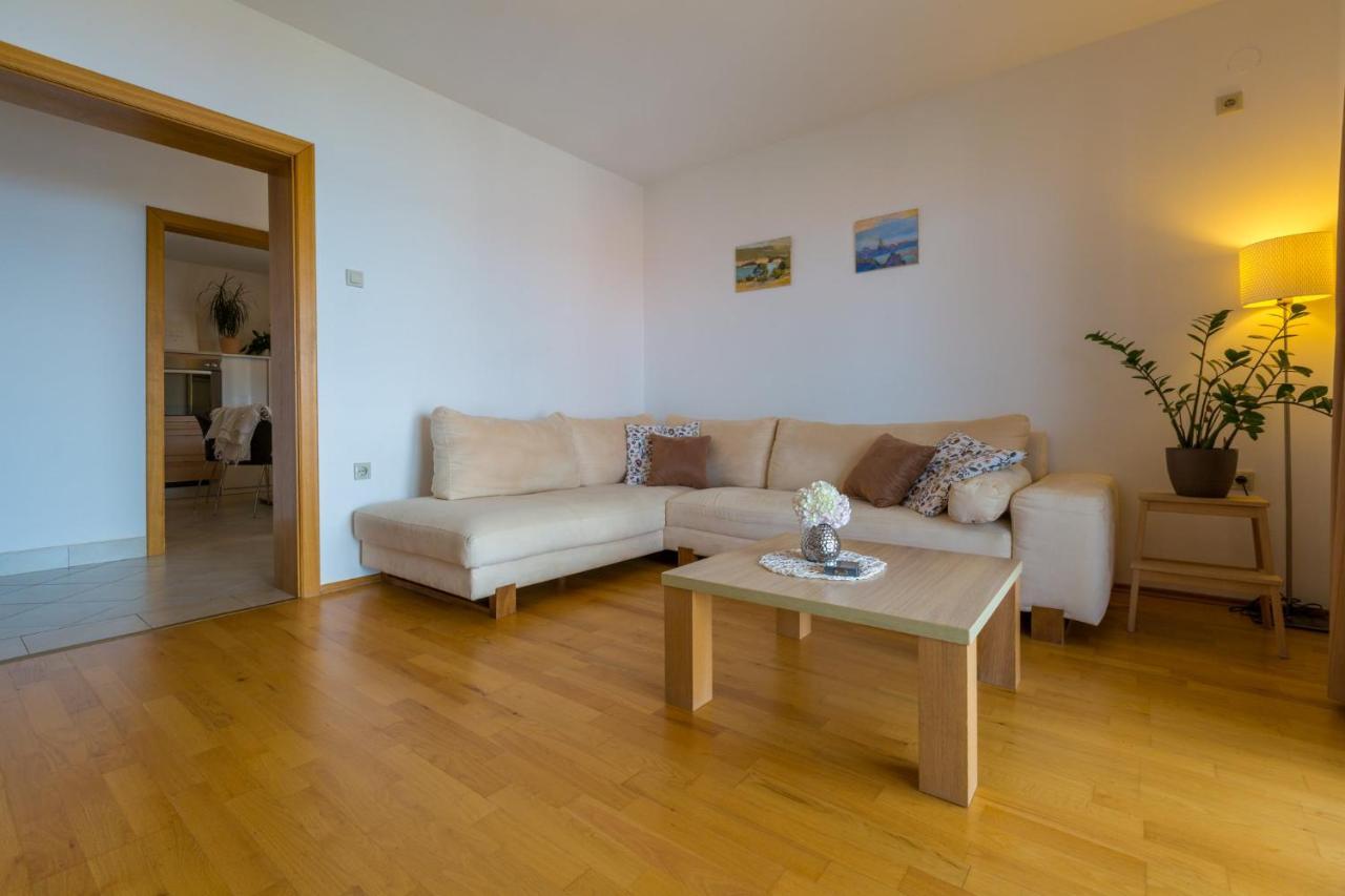 Amila Apartment Crikvenica Exterior photo